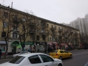 Satılır 4 otaqlı 82 m2 köhnə tikili Dövlət Statistika Komitəsi