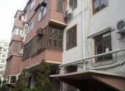 Satılır 2 otaqlı 60 m2 köhnə tikili İnşaatçılar m.