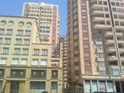 Satılır 4 otaqlı 200 m2 yeni tikili Hüseyn Cavid parkı