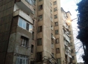 Satılır 2 otaqlı 42 m2 köhnə tikili İnşaatçılar m.