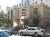 İcarəyə verilir 7 otaqlı 250 m2 ofis Elmlər Akademiyası m.