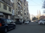 Satılır 2 otaqlı 60 m2 köhnə tikili Azadlıq prospekti m.