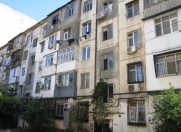 Satılır 2 otaqlı 50 m2 köhnə tikili Ayna Sultanova heykəli