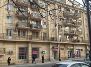 Satılır 3 otaqlı 80 m2 köhnə tikili Yasamal r.