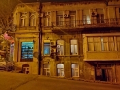 Satılır 4 otaqlı 86 m2 köhnə tikili Axundov bağı