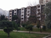 Satılır 3 otaqlı 72 m2 köhnə tikili Elmlər Akademiyası m.