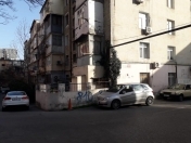 Satılır 3 otaqlı 75 m2 köhnə tikili Musabəyov parkı