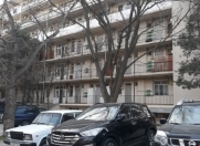 Satılır 1 otaqlı 30 m2 köhnə tikili İnşaatçılar m.