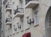 Satılır 3 otaqlı 74 m2 köhnə tikili Elmlər Akademiyası m.