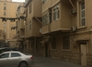 Satılır 3 otaqlı 86 m2 köhnə tikili Nizami m.