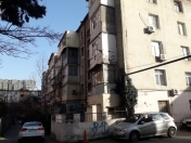 Satılır 3 otaqlı 75 m2 köhnə tikili Musabəyov parkı