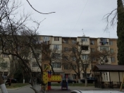 İcarəyə verilir 3 otaqlı 75 m2 köhnə tikili İnşaatçılar m.