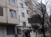 Satılır 3 otaqlı 76 m2 köhnə tikili Elmlər Akademiyası m.
