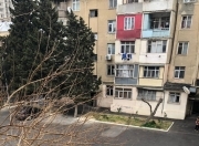 Satılır 3 otaqlı 78 m2 köhnə tikili Hüseyn Cavid parkı