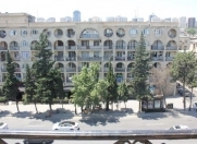 İcarəyə verilir 2 otaqlı 66 m2 köhnə tikili Nizami m.