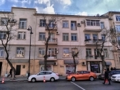 İcarəyə verilir 2 otaqlı 65 m2 köhnə tikili Səbail r.