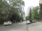 Satılır 3 otaqlı 75 m2 köhnə tikili Yasamal parkı