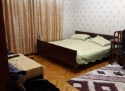 Satılır 3 otaqlı 70 m2 köhnə tikili Elmlər Akademiyası m.