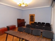 İcarəyə verilir 5 otaqlı 290 m2 ofis Gənclik m.