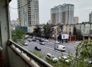 Satılır 3 otaqlı 100 m2 köhnə tikili Asan Xidmət-1