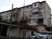 Satılır 3 otaqlı 75 m2 köhnə tikili İnşaatçılar m.