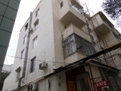 Satılır 3 otaqlı 60 m2 köhnə tikili İnşaatçılar m.