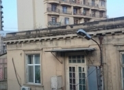 Satılır 2 otaqlı 60 m2 köhnə tikili Axundov bağı