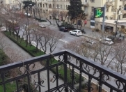 İcarəyə verilir 2 otaqlı 80 m2 köhnə tikili Fövqəladə Hallar Nazirliyi