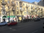 Satılır 2 otaqlı 60 m2 köhnə tikili Elmlər Akademiyası m.