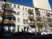 Satılır 3 otaqlı 110 m2 köhnə tikili Axundov bağı