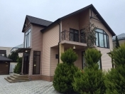 Satılır 4 otaqlı 300 m2 bağ evi Mərdəkan