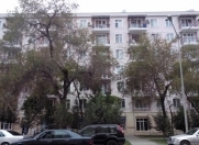 Satılır 3 otaqlı 75 m2 köhnə tikili Səməd Vurğun parkı