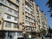 Satılır 2 otaqlı 42 m2 köhnə tikili Elmlər Akademiyası m.