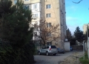 Satılır 2 otaqlı 60 m2 köhnə tikili Elmlər Akademiyası m.