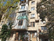 Satılır 2 otaqlı 45 m2 köhnə tikili Yasamal r.