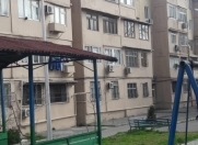 Satılır 3 otaqlı 74 m2 köhnə tikili İnşaatçılar m.