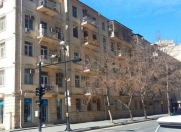 İcarəyə verilir 3 otaqlı 70 m2 köhnə tikili Nəsimi r.