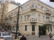 İcarəyə verilir 2 otaqlı 60 m2 köhnə tikili Sahil m.