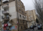 Satılır 3 otaqlı 70 m2 köhnə tikili İnşaatçılar m.