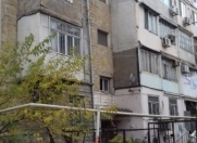 Satılır 3 otaqlı 65 m2 köhnə tikili İnşaatçılar m.