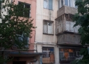 Satılır 2 otaqlı 47 m2 köhnə tikili 3 mkr