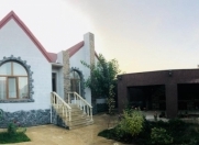 Satılır 4 otaqlı 120 m2 bağ evi Mərdəkan