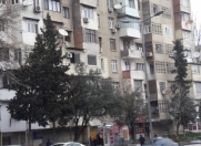 Satılır 3 otaqlı 74 m2 köhnə tikili İnşaatçılar m.