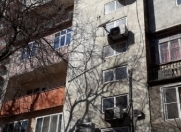 Satılır 1 otaqlı 42 m2 köhnə tikili Ayna Sultanova heykəli