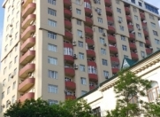 İcarəyə verilir 4 otaqlı 180 m2 yeni tikili Nizami m.