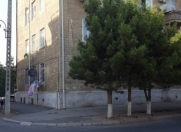 İcarəyə verilir 4 otaqlı 120 m2 köhnə tikili Heydər Əliyev Mərkəzi