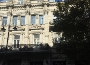 Satılır 3 otaqlı 122 m2 obyekt Elmlər Akademiyası m.