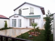 Satılır 4 otaqlı 200 m2 bağ evi Mərdəkan