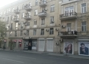 İcarəyə verilir 3 otaqlı 80 m2 köhnə tikili 28 May m.