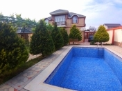 Satılır 5 otaqlı 200 m2 bağ evi Mərdəkan